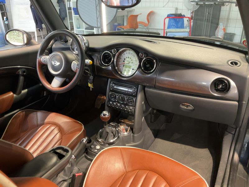 MINI Cabrio Cooper S Sidewalk — zdjęcie 12