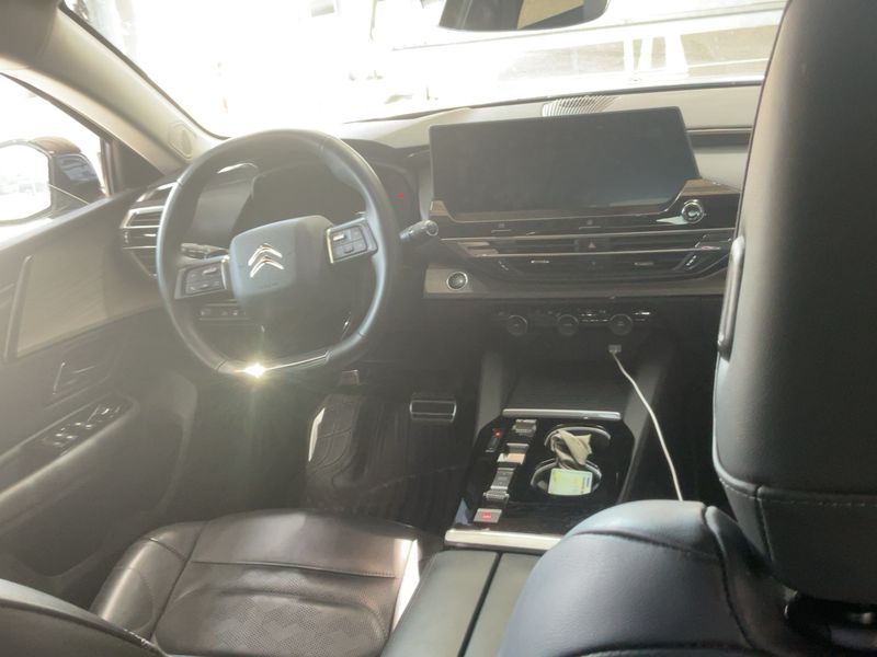 Citroen C5 X 1.6 Plug-in Hybrid Shine Pack — zdjęcie 12