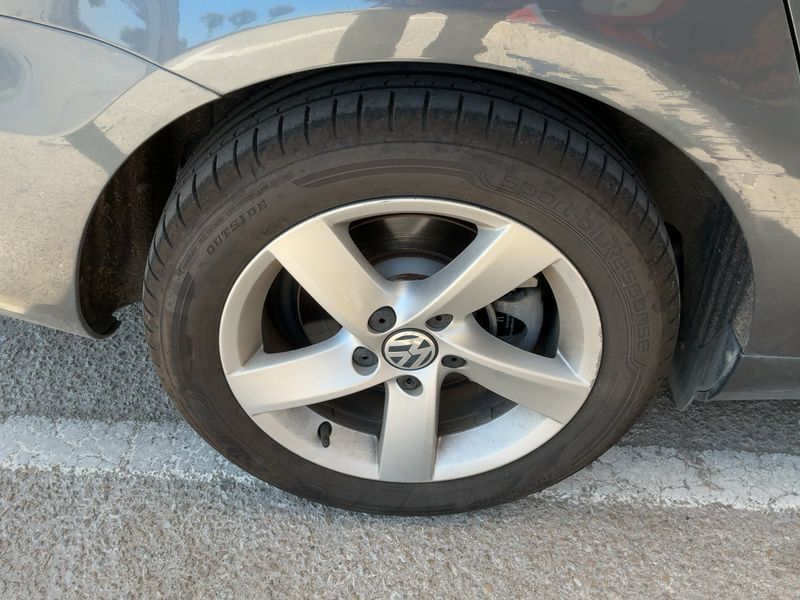 Volkswagen Passat 1.6 TDI Edition BlueMotion Tech 2013 – снимка 9
