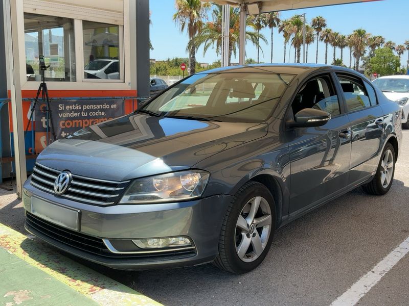 Volkswagen Passat 1.6 TDI Edition BlueMotion Tech 2013 – снимка 1