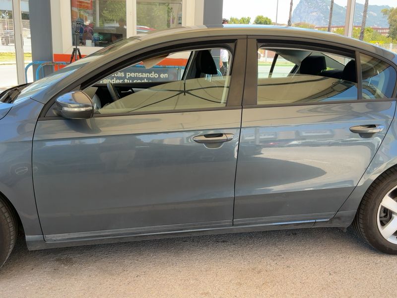Volkswagen Passat 1.6 TDI Edition BlueMotion Tech 2013 – снимка 4
