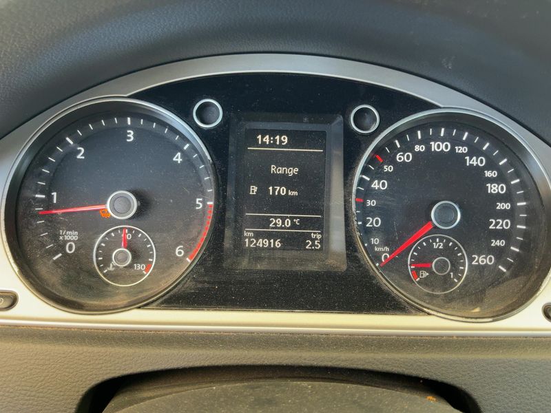 Volkswagen Passat 1.6 TDI Edition BlueMotion Tech 2013 – снимка 18
