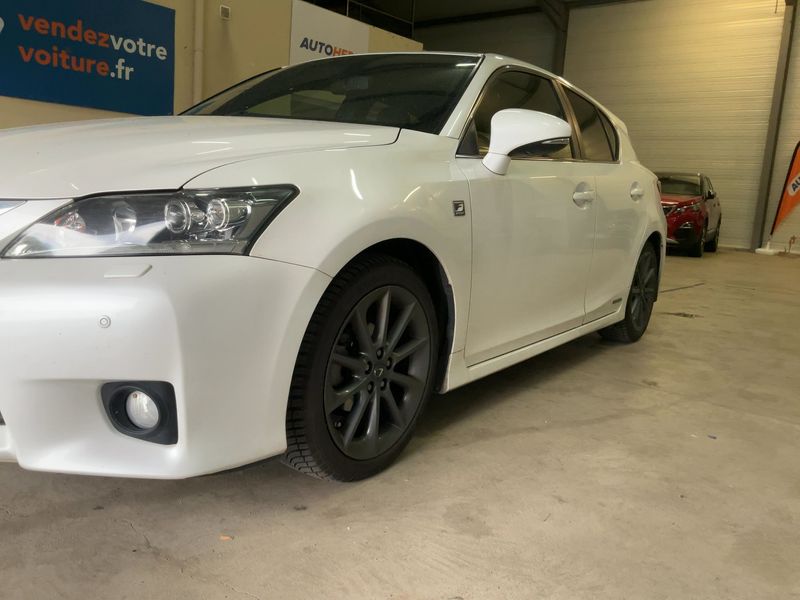 Lexus CT-Serie CT 200h F SPORT — zdjęcie 2