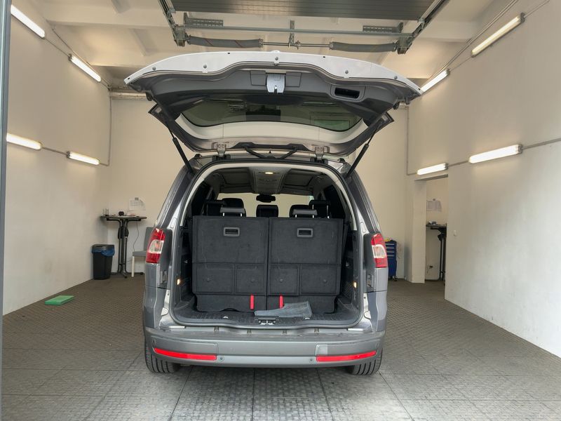 Ford Galaxy 2.0 TDCi Titanium — zdjęcie 10