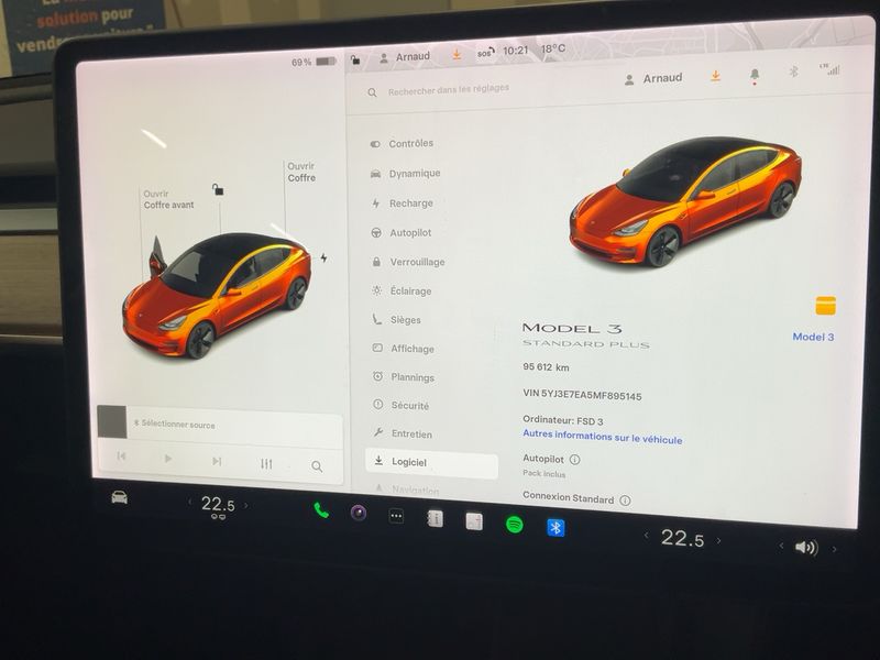 Tesla Model 3 Standard Range Plus — zdjęcie 13