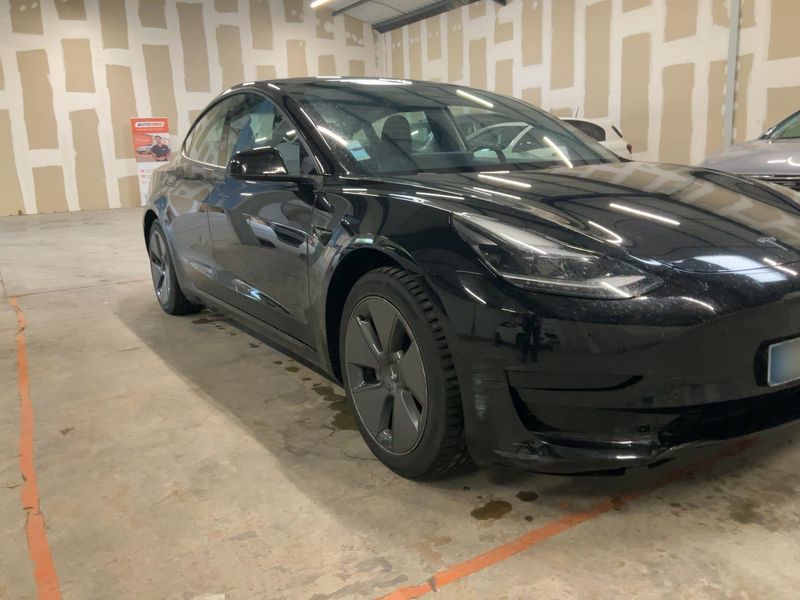 Tesla Model 3 Standard Range Plus — zdjęcie 8