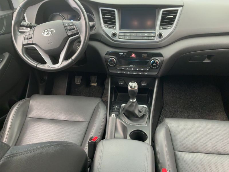 Hyundai Tucson 1.6 Advantage blue 2WD — zdjęcie 12