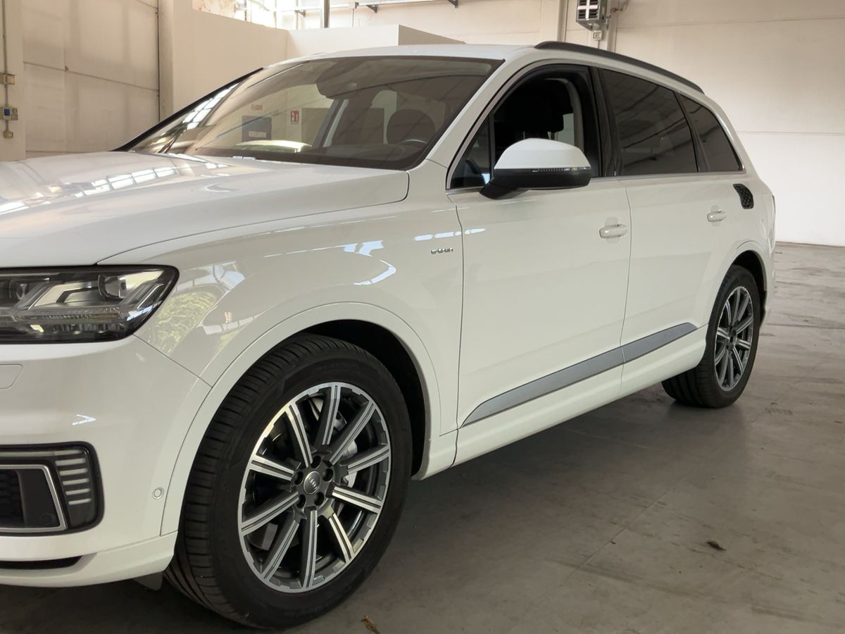 Audi Q7 3.0 TDI e-tron quattro