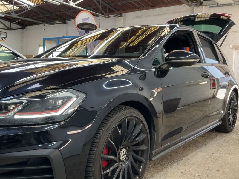 Volkswagen Golf VII 2.0 TSI GTI BlueMotion Tech 2017 – снимка 2