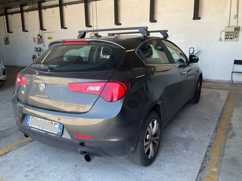 Alfa Romeo Giulietta 2.0 JTDM Distinctive — zdjęcie 2