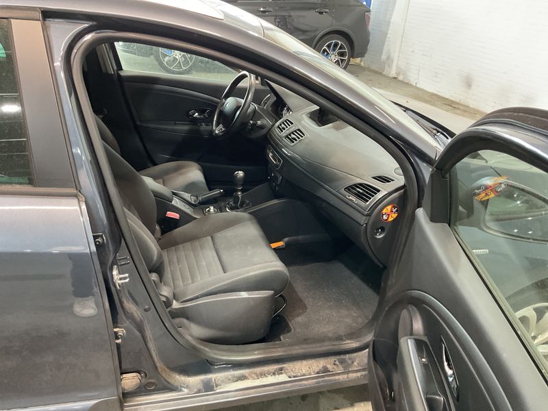 Renault Megane 1.2 Limited — zdjęcie 3
