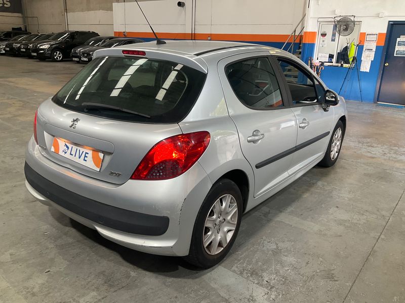 Peugeot 207 1.6 HDi X Line — zdjęcie 2