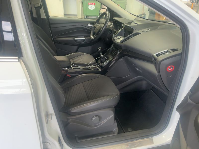 Ford Kuga 1.5 TDCi Titanium 2017 – снимка 16