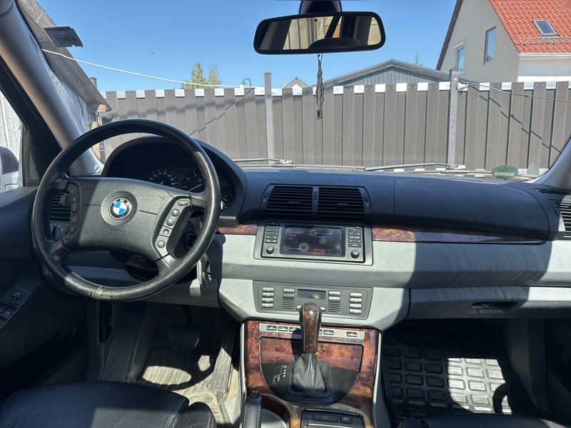 BMW X5 4.4i — zdjęcie 11