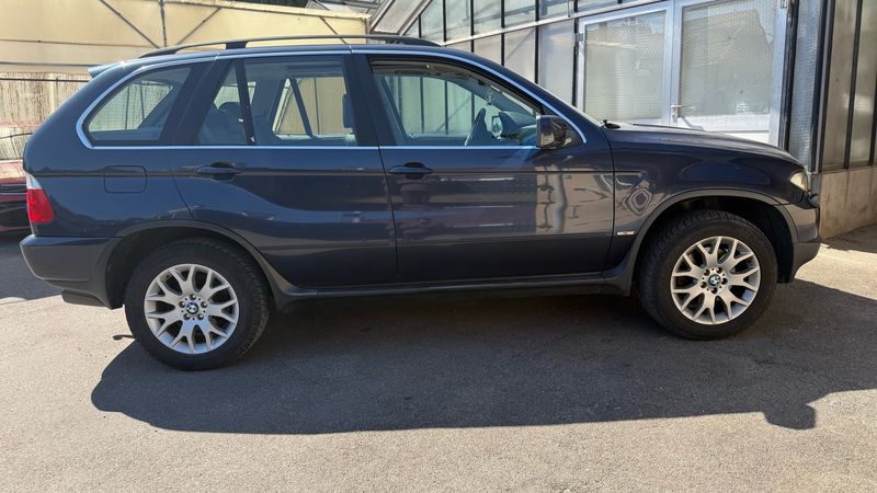 BMW X5 4.4i — zdjęcie 17