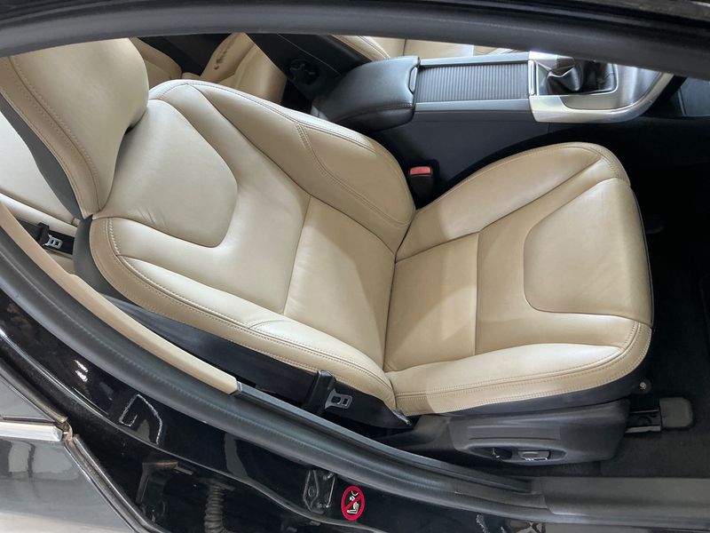 Volvo V60 2.0 D3 Xenium 2012 – снимка 29