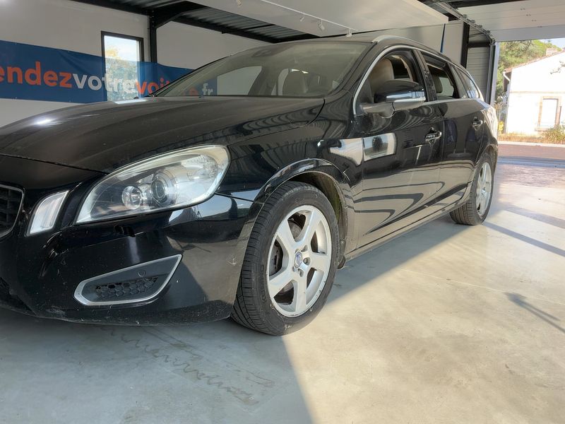 Volvo V60 2.0 D3 Xenium — zdjęcie 2