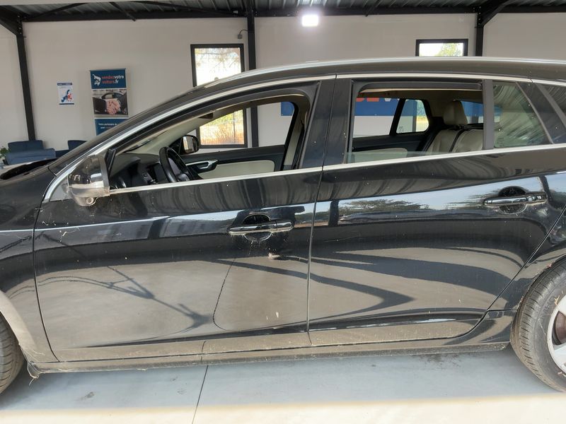 Volvo V60 2.0 D3 Xenium — zdjęcie 4