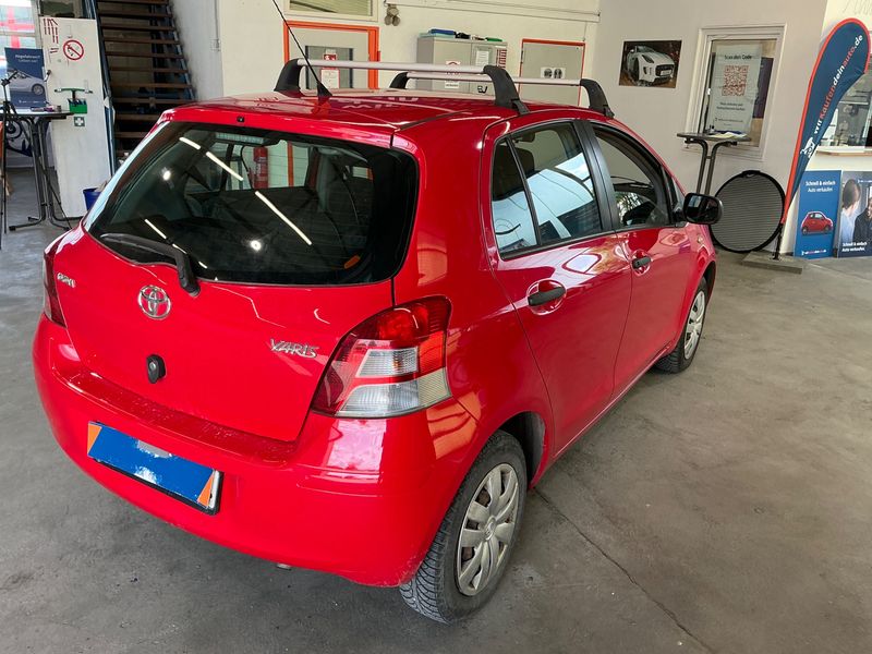 Toyota Yaris 1.0 VVT-i — zdjęcie 2