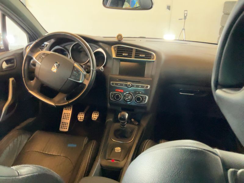 DS Automobiles DS4 Crossback 1.2 PureTech — zdjęcie 12