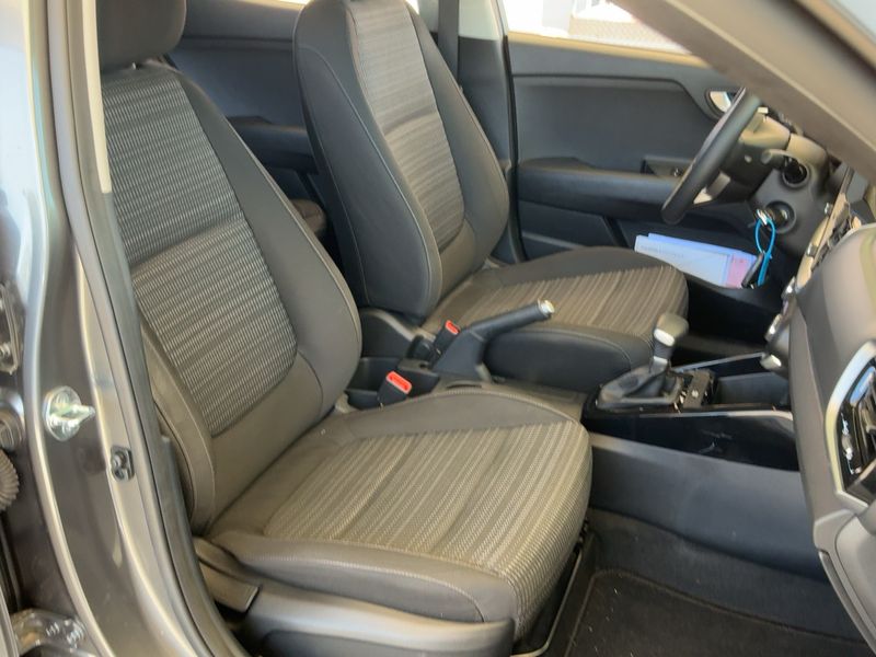 Kia Stonic 1.0 TGDI Edition 7 — zdjęcie 11