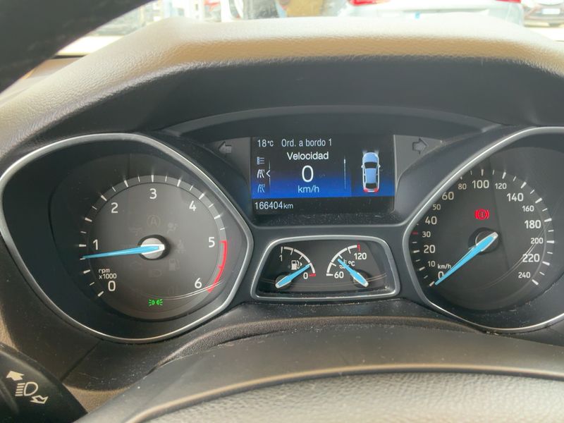 Ford Focus 1.5 TDCi Business — zdjęcie 13