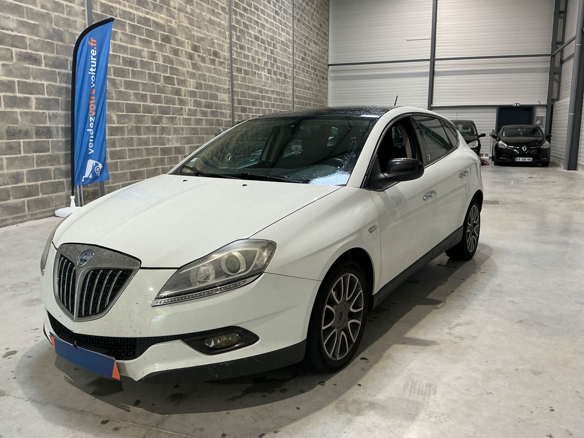 Lancia Delta 2010 — photo 1