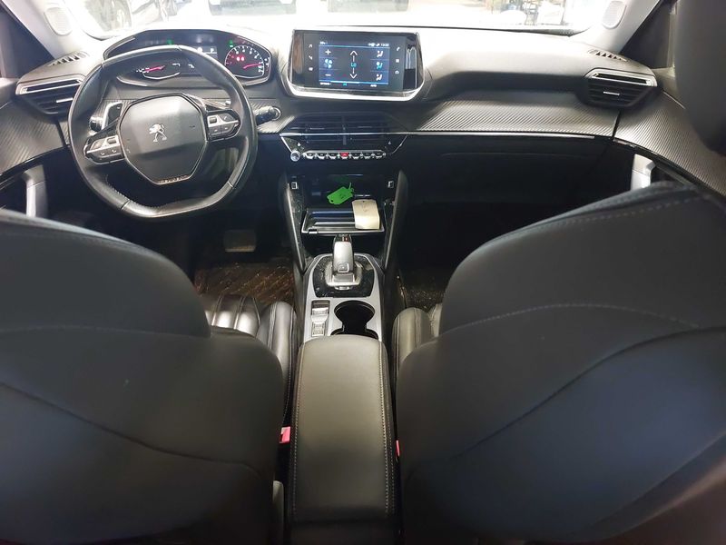 Peugeot 2008 1.2 PureTech Allure 2020 – снимка 11