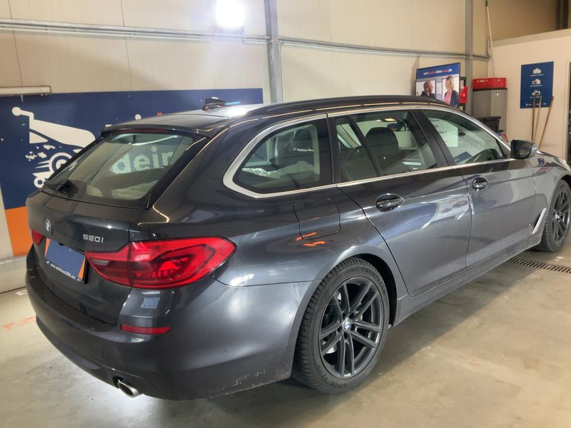 BMW 5er 520i 2019 – снимка 8