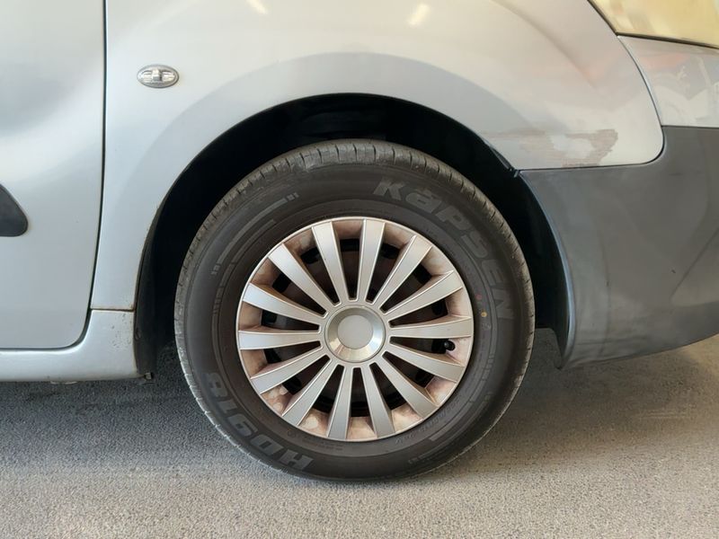 Peugeot Partner 1.6 HDi Confort 2009 – снимка 11
