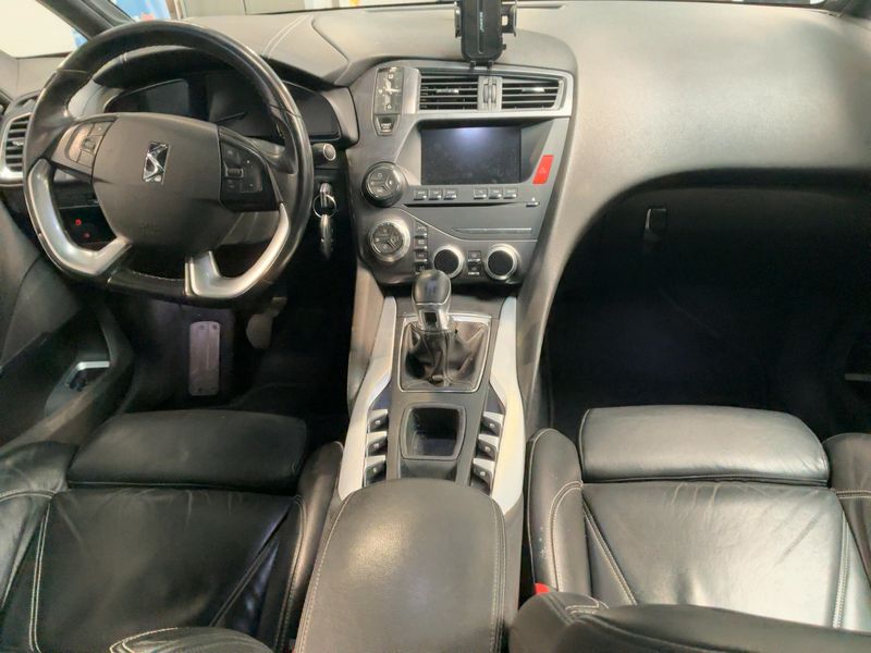 DS Automobiles DS5 2.0 Blue-HDi — zdjęcie 12