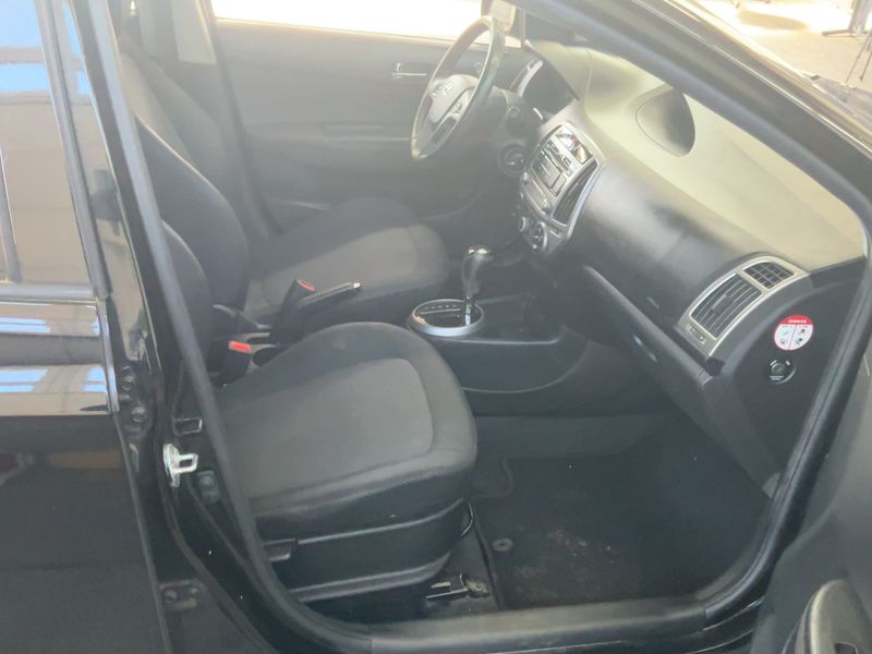 Hyundai i20 1.4 Comfort 2014 – снимка 16