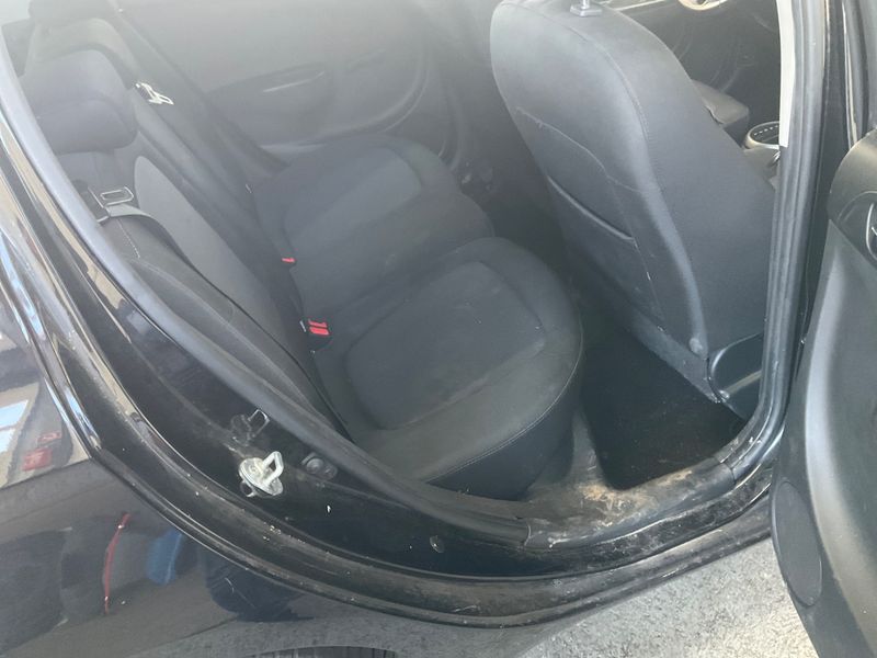 Hyundai i20 1.4 Comfort 2014 – снимка 28