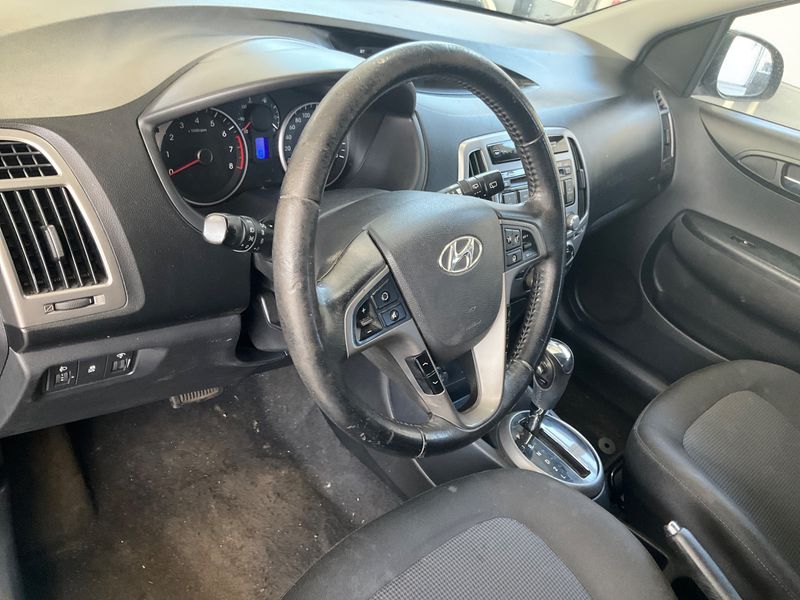 Hyundai i20 1.4 Comfort 2014 – снимка 34