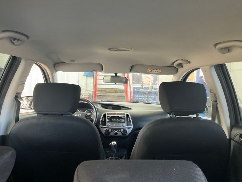 Hyundai i20 1.4 Comfort 2014 – снимка 36
