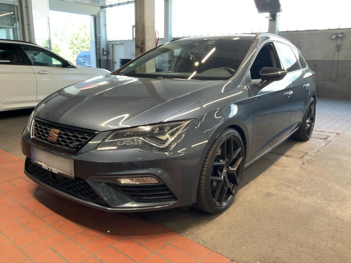 Seat Leon 2019 — photo 1