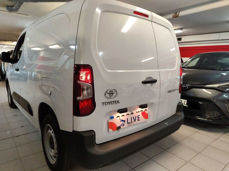 Toyota ProAce City 1.5 D-4D Van L1 VX — zdjęcie 3