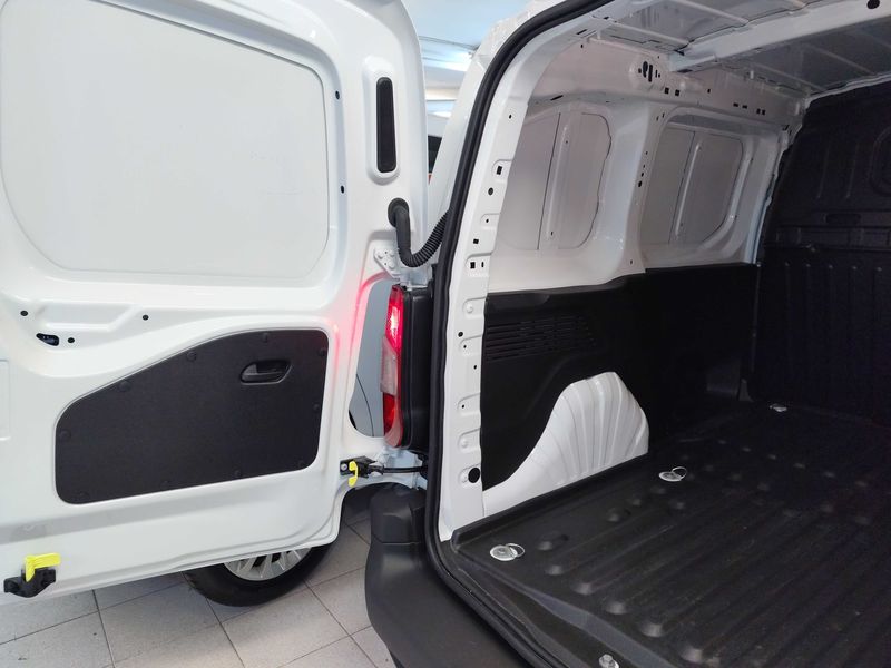 Toyota ProAce City 1.5 D-4D Van L1 VX — zdjęcie 17