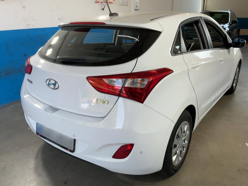 Hyundai i30 1.4 Trend blue — zdjęcie 6