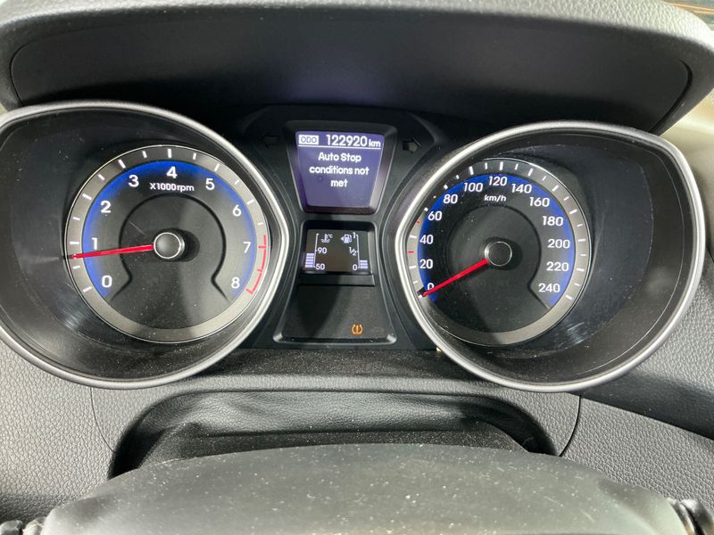 Hyundai i30 1.4 Trend blue — zdjęcie 13