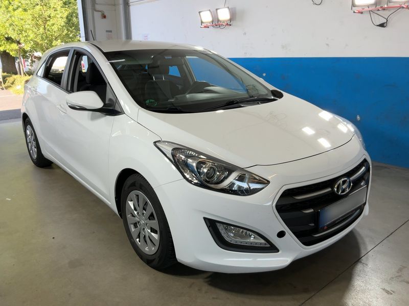 Hyundai i30 1.4 Trend blue — zdjęcie 8