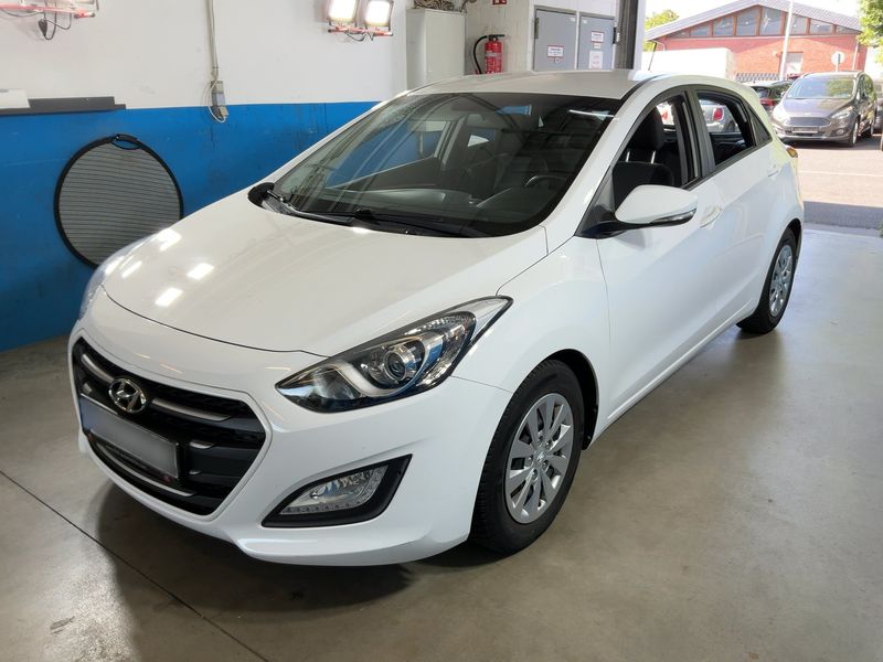 Hyundai i30 1.4 Trend blue