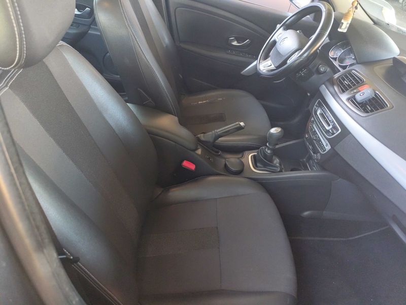 Renault Fluence 1.5 dCi Dynamique — zdjęcie 10