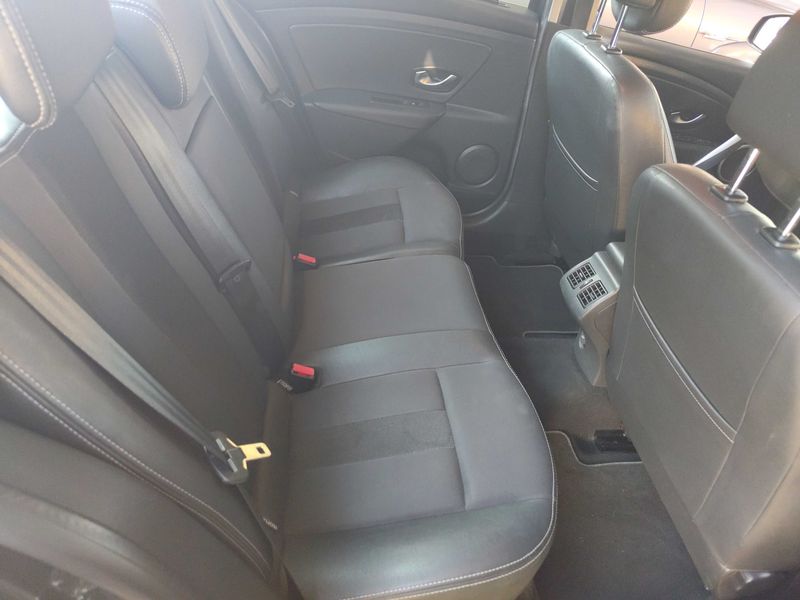 Renault Fluence 1.5 dCi Dynamique — zdjęcie 13