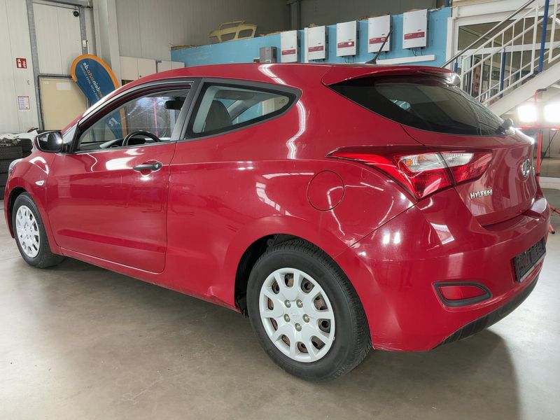 Hyundai i30 1.4 Entry Edition — zdjęcie 3