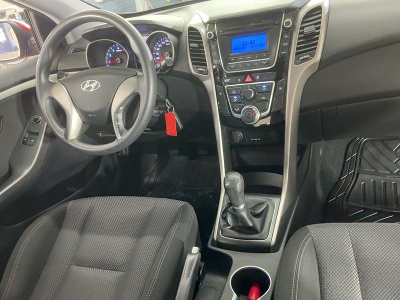 Hyundai i30 1.4 Entry Edition — zdjęcie 12