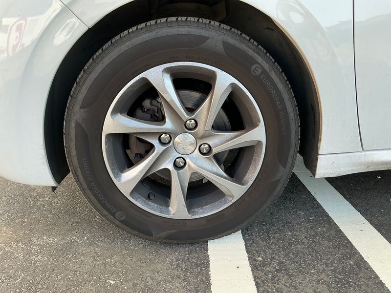 Peugeot 208 1.2 e-VTi Active 2014 – снимка 3