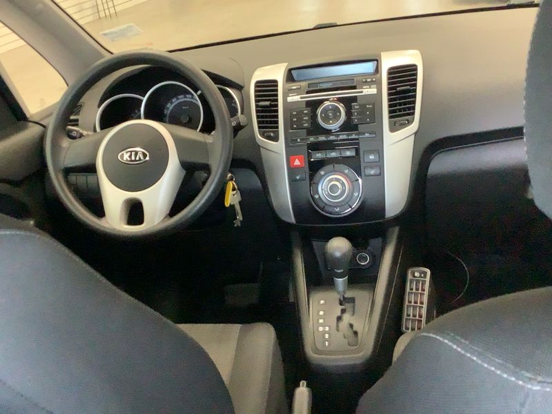 Kia Venga 1.6 Black Collection — zdjęcie 12