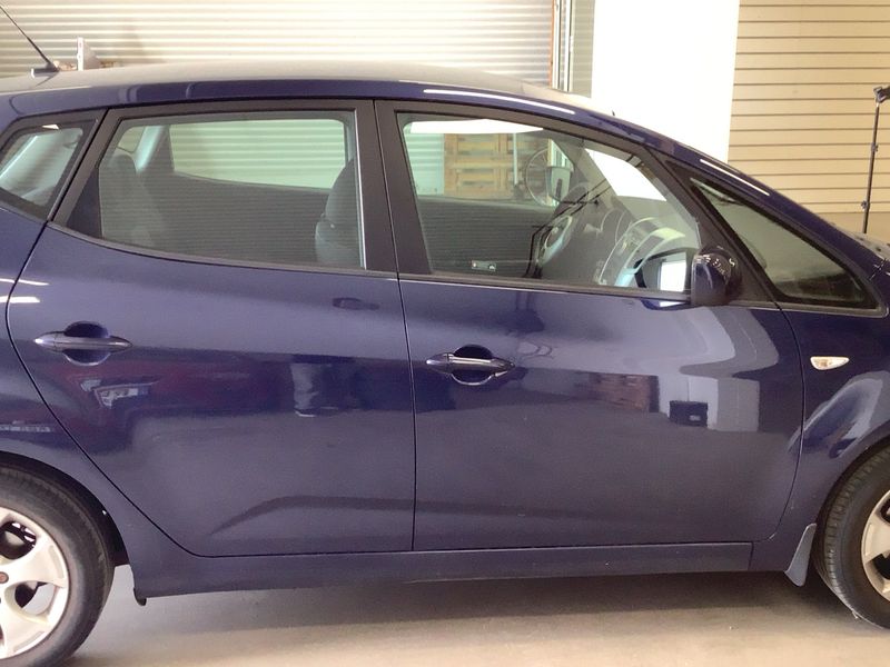 Kia Venga 1.6 Black Collection — zdjęcie 7