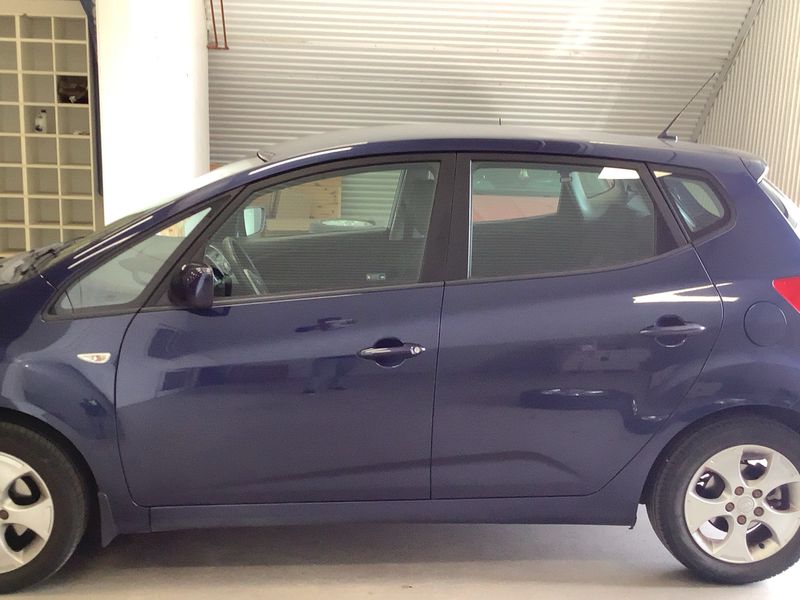 Kia Venga 1.6 Black Collection — zdjęcie 4